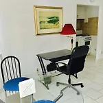 Stylish Montreal Apartment: Comfortable Stay In The Golden Square Mile