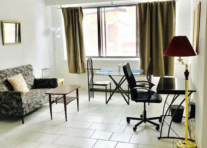 Stylish Montreal Apartment: Comfortable Stay In The Golden Square Mile