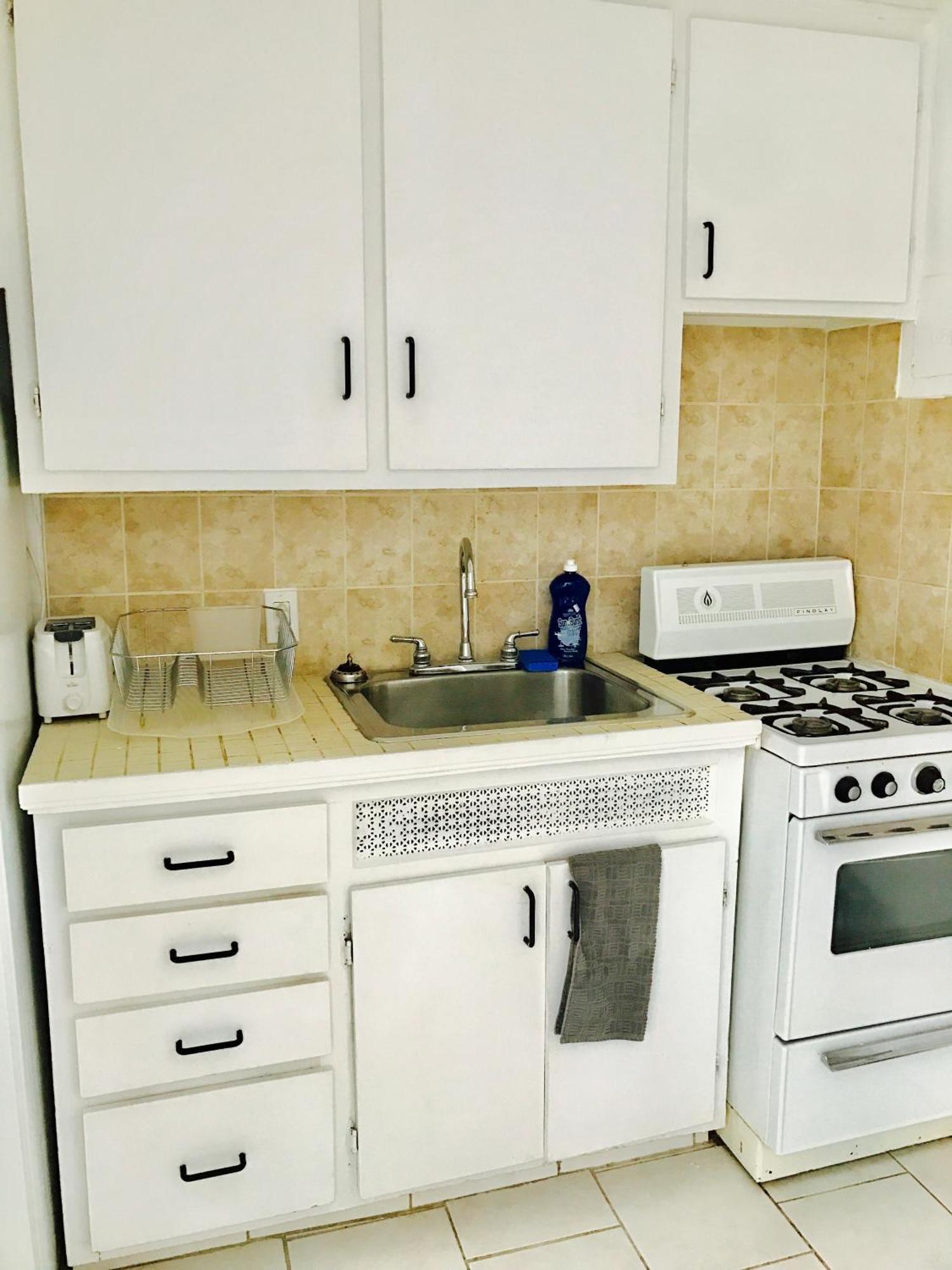 Stylish Apartment: Comfortable In The Golden Square Mile Apartment Montreal